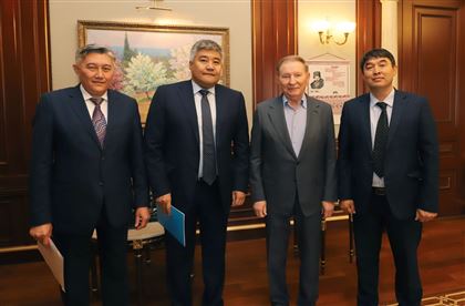 Посол Казахстана в Украине Дархан Калетаев провел встречу с Леонидом Кучмой