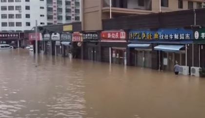 В Китае из-за сильного наводнения погибли 15 человек