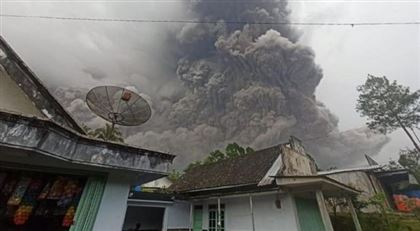 Сколько людей погибло при извержении вулкана в Индонезии