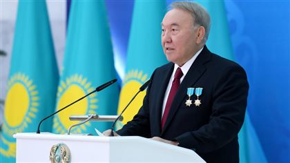 Нурсултан Назарбаев вручил награды главе ВТБ, Бауыржану Байбеку и Кайрату Мами