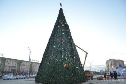 Прошлогоднюю ёлку установят на главной площади Атырау