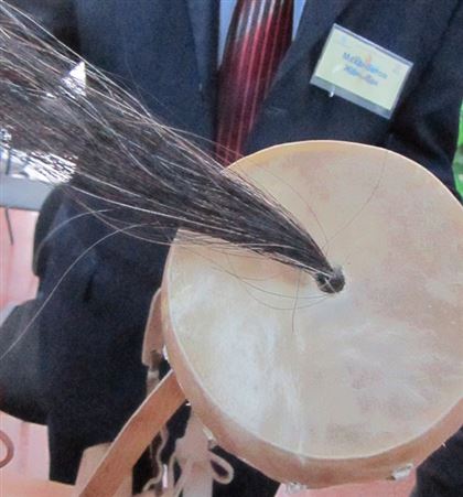 Казахстанский мастер показал единственный в мире инструмент