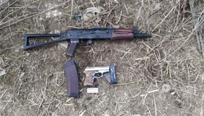 В Таразе в заброшенном здании обнаружили тайник с оружием