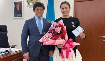 Казахстанская боксерша Фируза Шарипова стала кавалером ордена "Курмет"