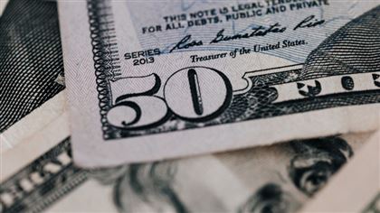 Курс доллара в обменниках превысил 441 тенге