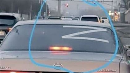 Алматинские полицейские устроили проверку автомобиля с наклейкой Z