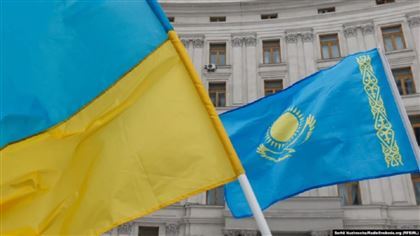 Казахстан своих не бросает: украинский правозащитник отметил работу дипломатов РК