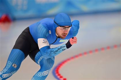 Золото чемпионата мира в многоборье выиграл казахстанский конькобежец 