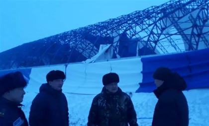 В Павлодарской области сильный ветер сорвал крышу со спортивного объекта