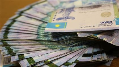 В Караганде мужчина похитил деньги со счета пенсионерки
