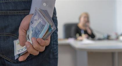 6 млн тенге взял у жительницы Туркестанской области аферист, пообещав погасить банковскую задолженность