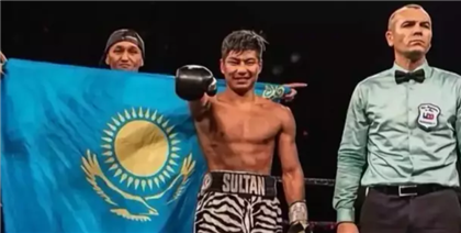 Казахстанский боксер побывал в нокдауне и нокаутировал соперника