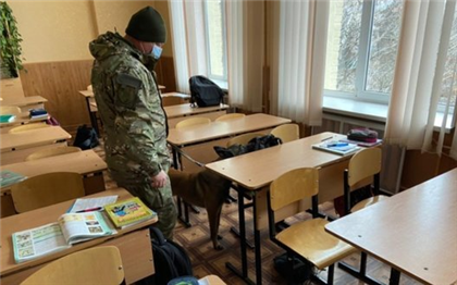 В Алматы "заминировали" семь школ