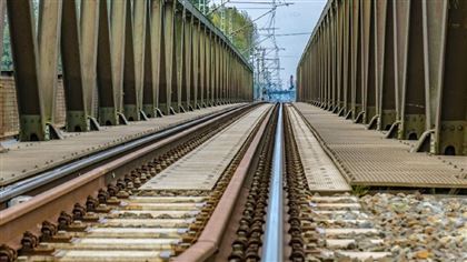 Первый трансграничный железнодорожный мост в Китай открыли в России