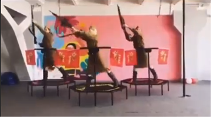 Певицу Dequine ужаснуло "патриотическое" видео, на котором девушки прыгают на батутах под песню "День Победы"