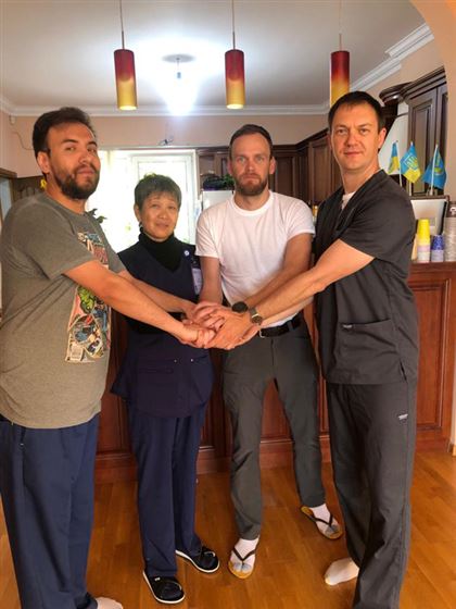 “Мы были руками казахстанцев, которые смогли обнять украинцев”: как наши врачи отработали в Украине
