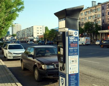 "Проект нуждается в тщательной проверке компетентных органов": жители столицы возмущены платными парковками в городе