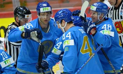 Казахстанские хоккеисты одержали первую победу на ЧМ-2022 и остаются в элитном дивизионе