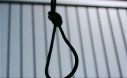 Подозреваемый в изнасиловании несовершеннолетней повесился в камере в Темиртау