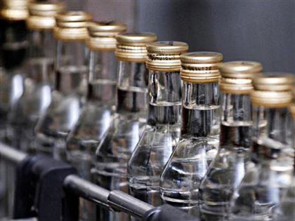В Шымкенте накрыли подпольный цех по изготовлению алкоголя