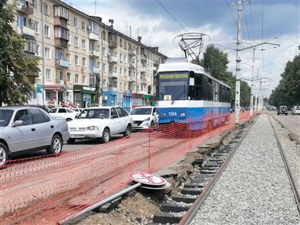 Трамвайные пути ремонтируют в Усть-Каменогорске впервые за 40 лет