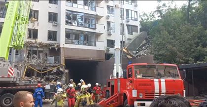 Ракета попала в жилые кварталы Киева 