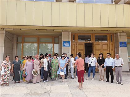 "Пойдем в суд и выйдем на митинг": распределение грантов на Западе Казахстана привело к скандалу