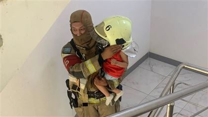Столичные пожарные спасли двоих детей