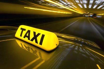 Казахстанки массово делятся историями о приставаниях таксистов