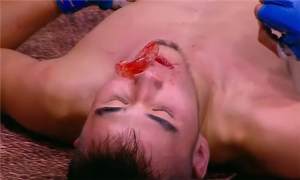 Боксёр по прозвищу "Казахский стиль" зрелищно нокаутировал противника - видео