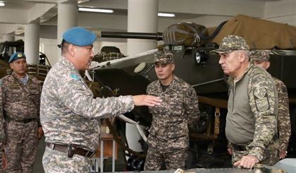 Министр обороны принял зачёты у командиров частей