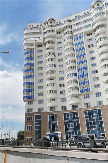 Алматинский подросток упал с восемнадцатого этажа