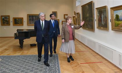 Токаев посетил Музей изобразительных искусств имени Невзоровых в Семее