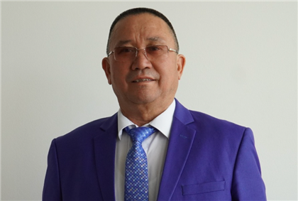 Кандидат в президенты Казахстана Нурлан Ауесбаев из партии ОСДП сдал экзамен по казахскому языку