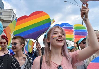 В Словении легализовали усыновление детей для однополых в браке родителей