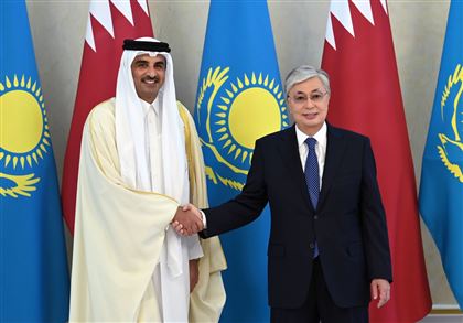 Глава государства провел встречу с Эмиром Катара шейхом Тамимом бен Хамадом Аль Тани 