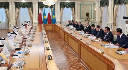 Лидеры Казахстана и Катара провели переговоры в расширенном формате