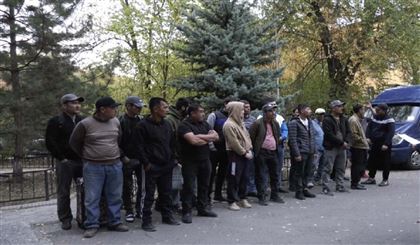 Нелегально проживавших в Алматы мигрантов выдворили за пределы Казахстана