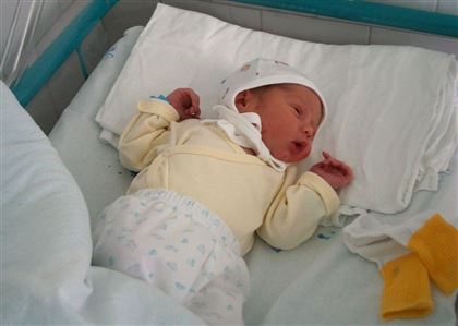 Интерпол задержал жительницу Шымкента, продавшую свою новорожденную дочь
