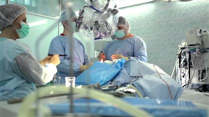 В Алматы нейрохирурги провели сложнейшую операцию