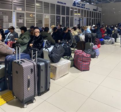 В аэропорту Шымкента застряли более 700 пассажиров