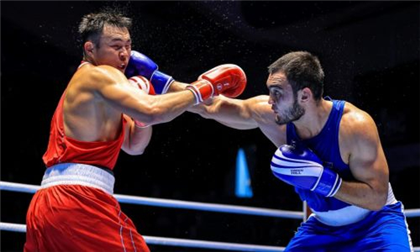 В Узбекистане удивились поражению казахстанского боксёра в финале ЧА-2022
