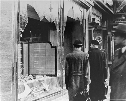 Современный антисемитизм на повестке дня: европейские евреи отметили день памяти «Хрустальной ночи» в Освенциме