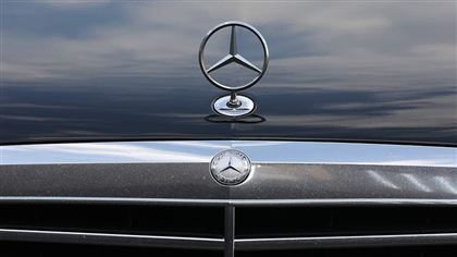 Mercedes отключит поддержку большинства сервисных программ в России