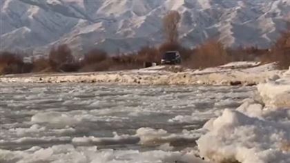 В Кыргызстане начало замерзать озеро Иссык-Куль