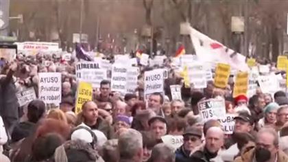В Мадриде медработники устроили забастовку