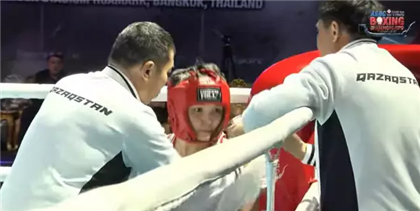 Чемпионка мира из Узбекистана дважды отправила казахстанку в нокдаун и вышла в финал ЧА по боксу