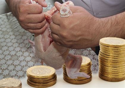 "Посредники накручивают цены на пустом месте": в Казахстане стремительно дорожает куриное мясо 