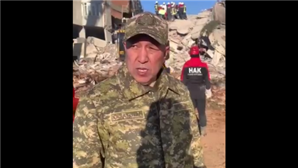 Казахстанский спасатель рассказал, как наши соотечественники помогают искать выживших в Турции