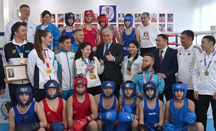 Президент встретился с именитыми спортсменами и тренерами в Степногорске